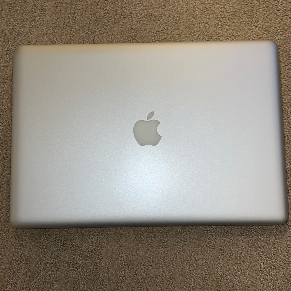 16inch Macbook Pro laptop with charger